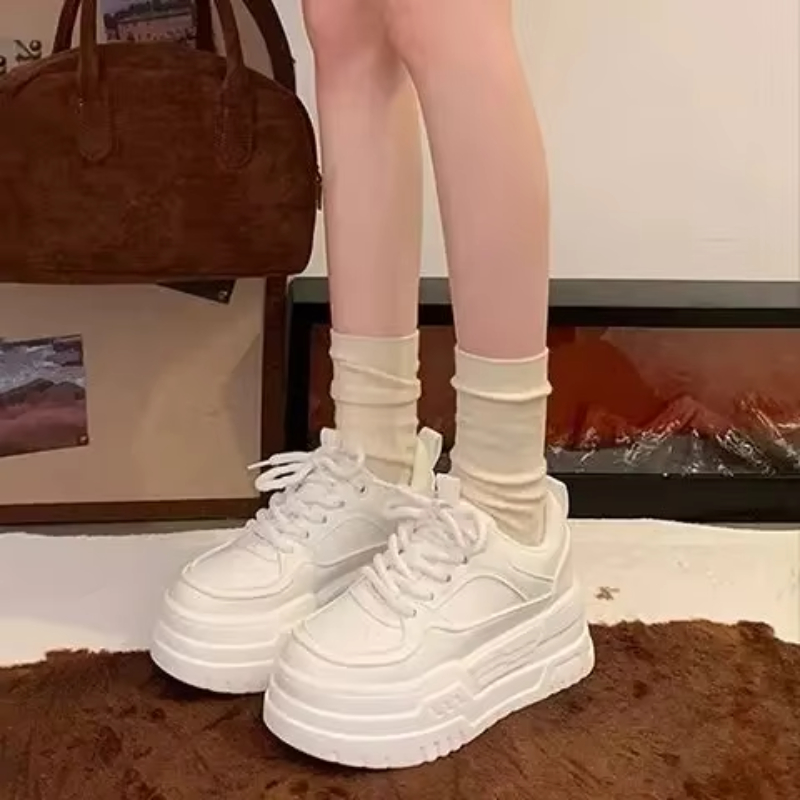Sewing Latex - Nuove sneakers stringate con suola spessa