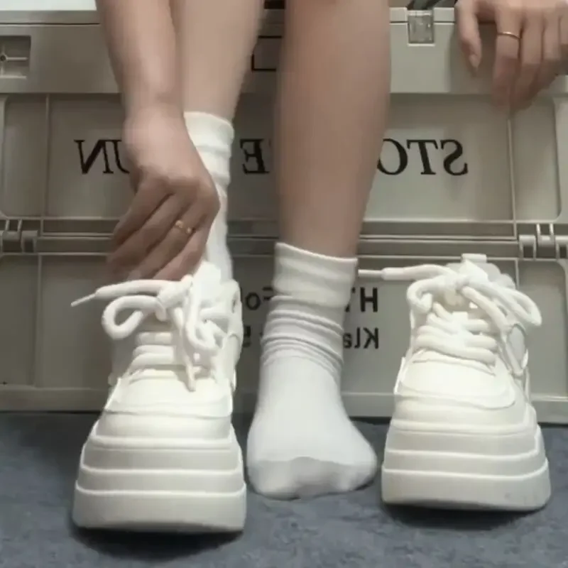 Nuove sneakers stringate con s - Sewing Latex recensione e prezzo